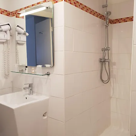 Le Napoleon Hotel 3*