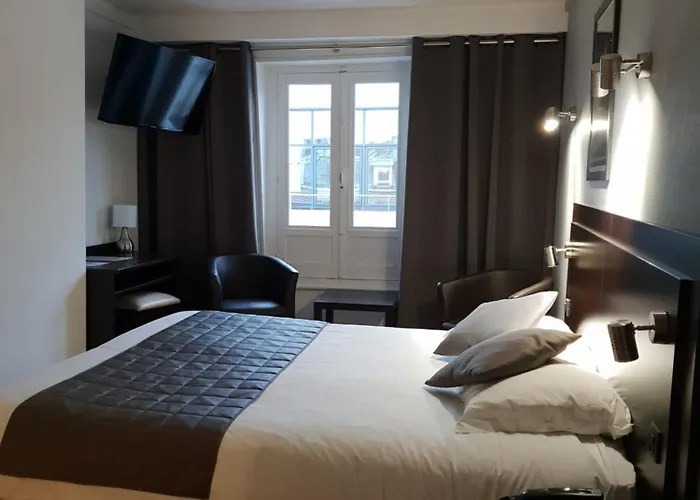 Le Napoleon Hotel 3*