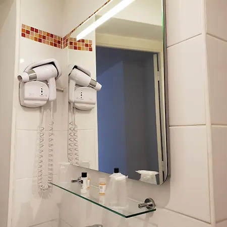 Le Napoleon Hotel 3*