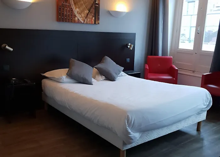 Le Napoleon Hotel 3*