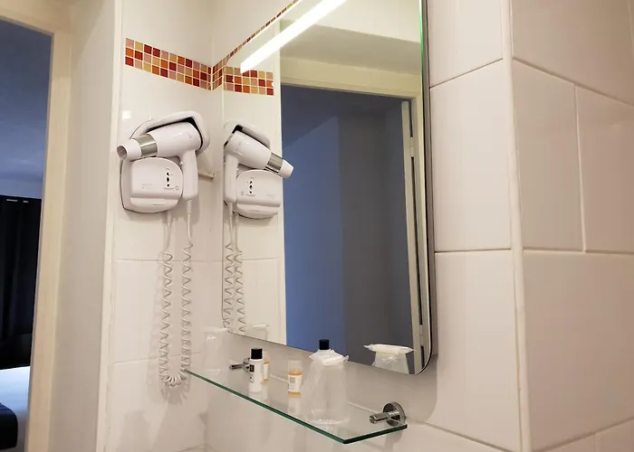 Le Napoleon Hotel 3*