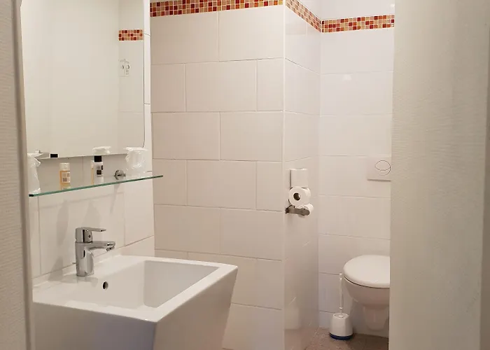 Le Napoleon Hotel 3*